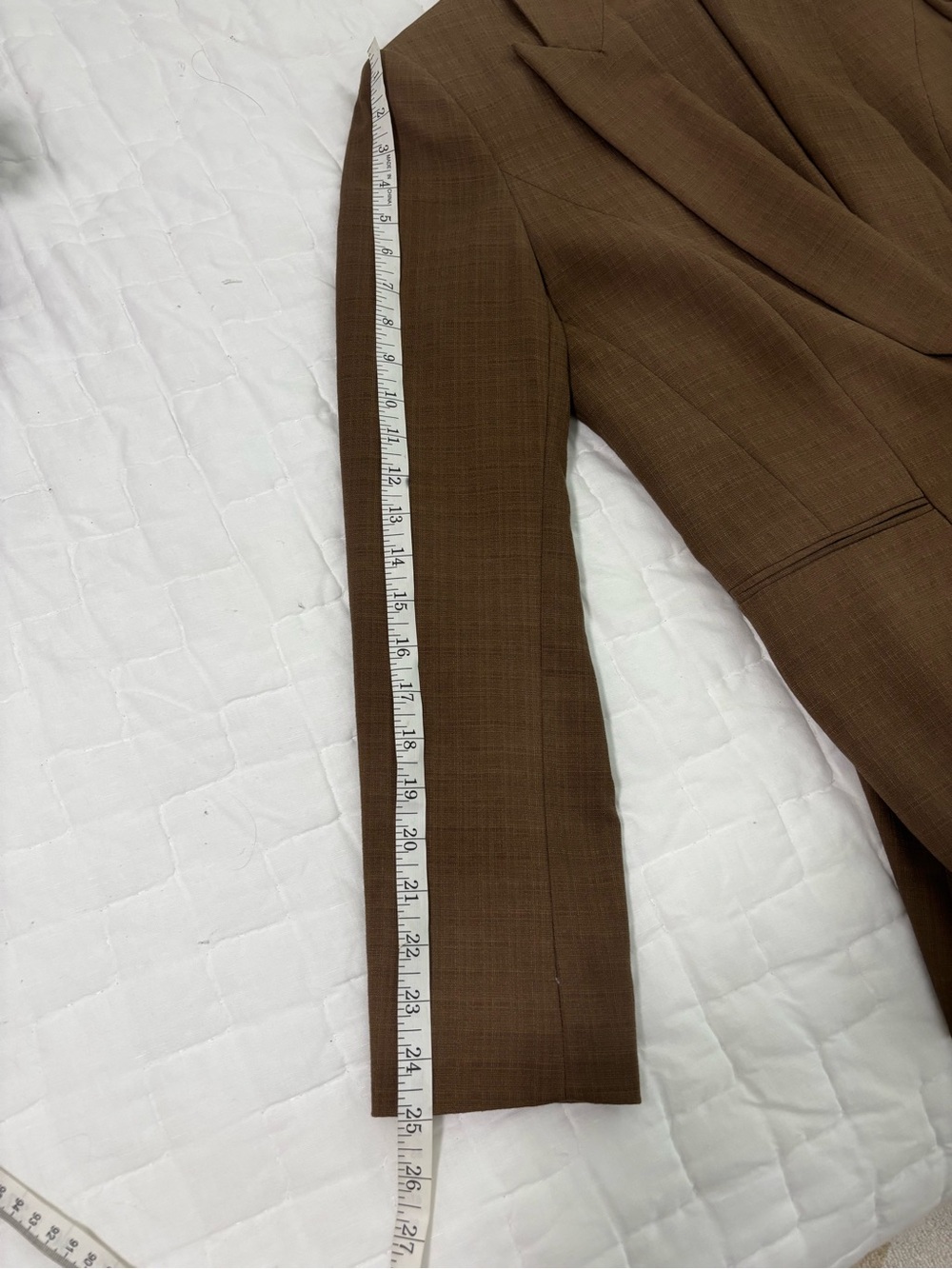 Elie Tahari Tan suit 10/8 - Picture 14 of 16